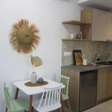 Ξενοδοχείο με διαμερίσματα House Fedra 3*
